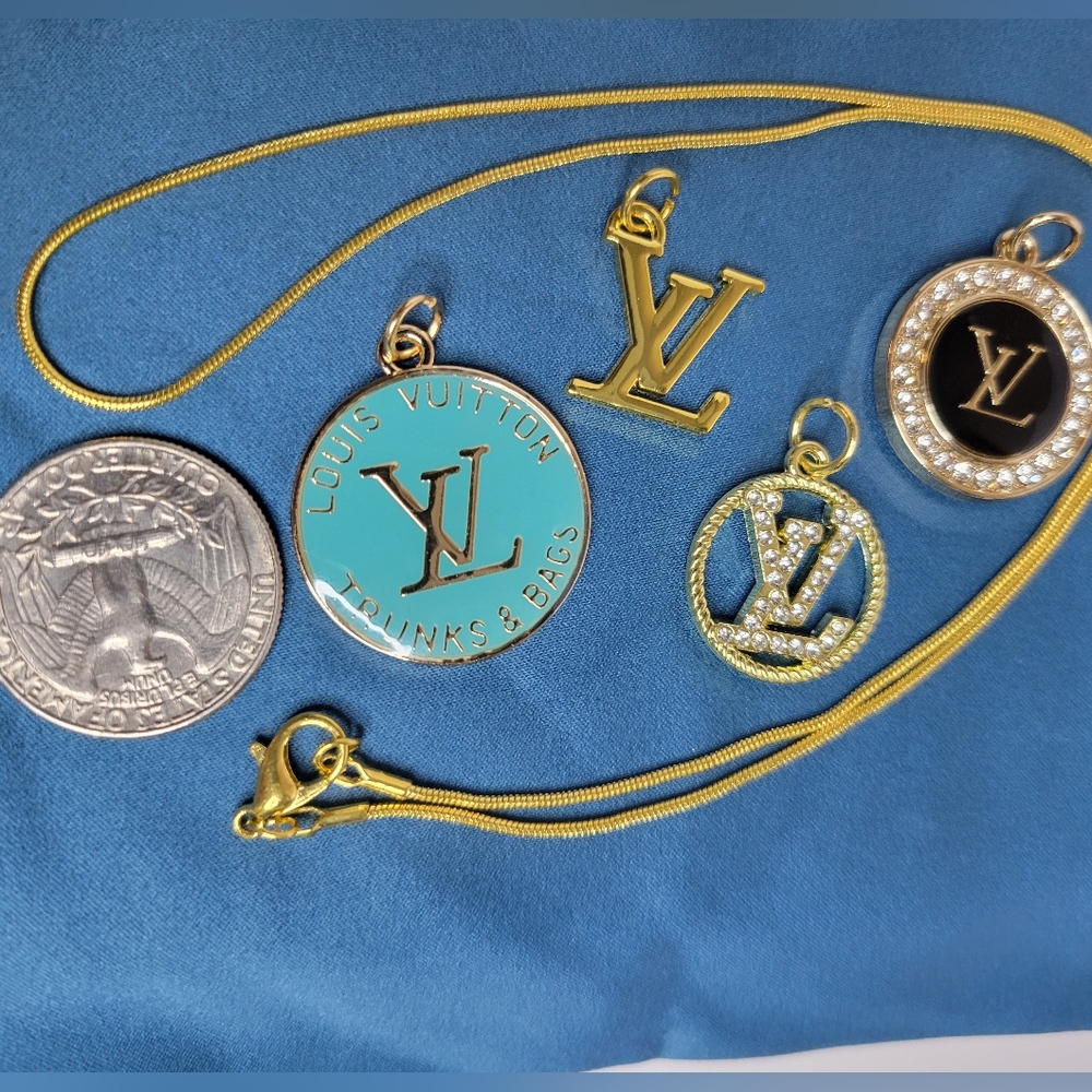 5 Piece Lot, Louis Vuitton Trunks&Bags Zipper Pulls, 18" Gold Plated Chain